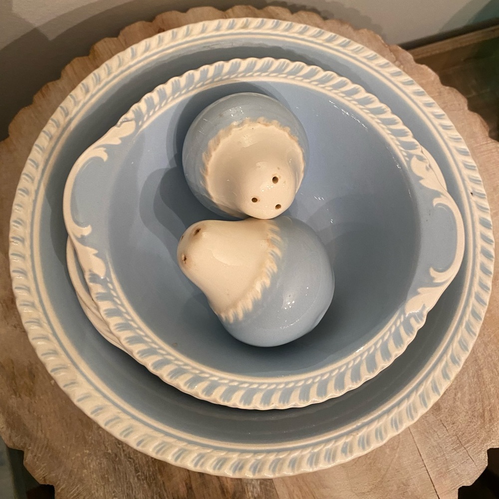 Chesterton Blue by Harker, Vegetable Bowl, 4 Cereal Bowls and salt/pepper shaker